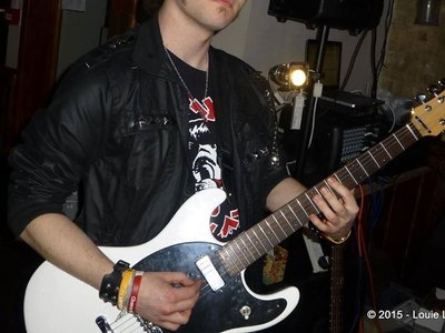 Johnny Crabb photo