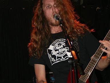 Geoff Bub: Guitar/ Backing Vocals