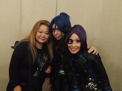 RIka and Fans at Comicon!