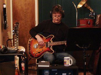 Doug Kahan, bass