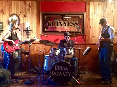 photo by Laura Everson, taken @ Black Irish Pub May 2015