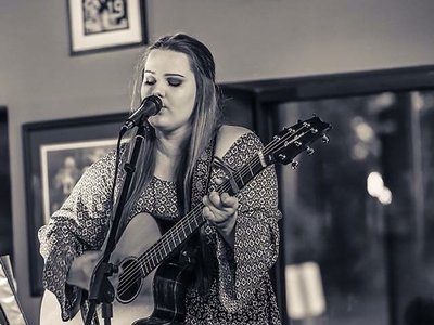 Shelby Brown photo