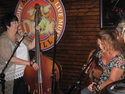 Carolina Magnolia  performing at Marlins Grill