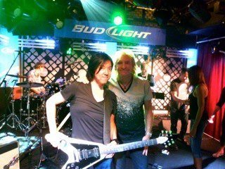 Toshi Yanagi photo