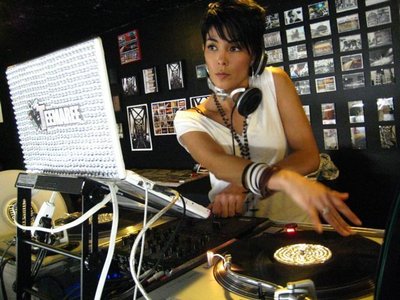 DJ Teemaree live music & art show Backside Records