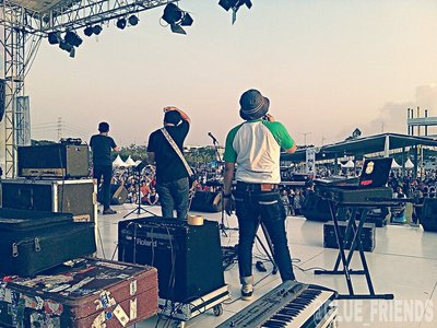 Glue Band JKT Official Page's photo