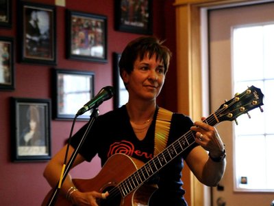 Bobbi Lane photo