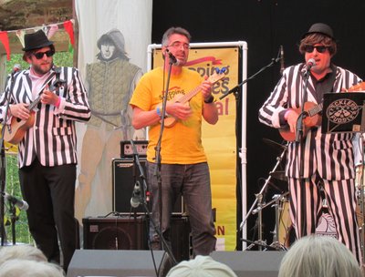 Playing with Feckless Fuddle and the Fossils at Stepping Stones 2015