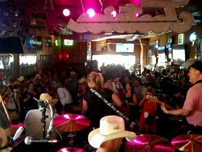 2015 CMA Fest - Tootsies Rooftop Stage