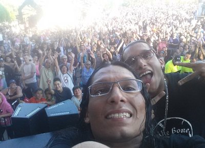 Crowd Selfie StageLeft