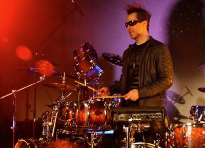 DRMAGDN - Drumset Standing Photo