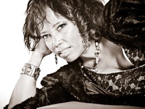 Lisa Sanders Photo by Chris Woolley