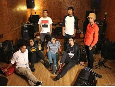 Glue Band JKT Official Page's photo