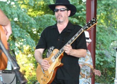 The Doctor moves with the Les Paul, Anne Arundel County Fairgrounds Sep 20, 2015. Photo: GM Kassal