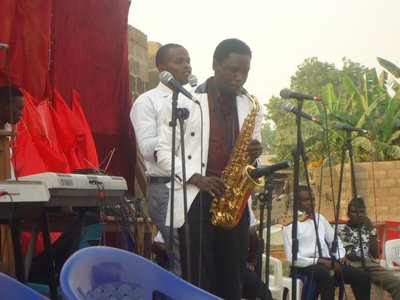 Sheyi&Sheyisax music photo