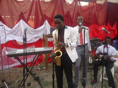 Sheyi&Sheyisax music photo