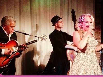 Miss Pia Live 