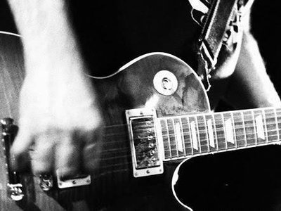 The Gibson Les Paul Standard is such a great instrument.  It smells like cherries
