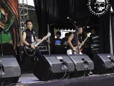 ASH ANGER photo