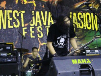 ASH ANGER photo