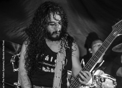 Brian Henriquez - Bajo