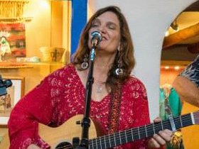Lisa Joyce photo