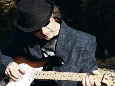 Michael Charles (Publicity Picture 2016)