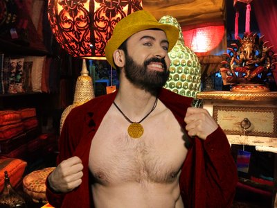 Breck Stewart #Golden #Red #MoonDazeTV