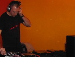 DJ Roach photo