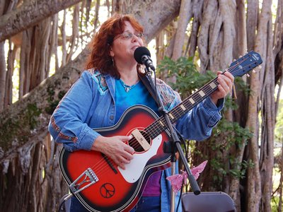 2016 South Florida Folk Festival Songwriter Round. Photo by Emery Williams.