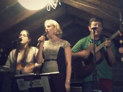 The Juniors playing at Bonhomie Columbia 2014
