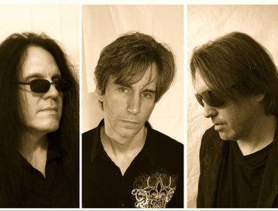 Apocalyptic Lovers Press Photo / photo credit: A.L.