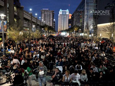 Huey Lewis & The News - Opening Act | Photo: Aponte Studios