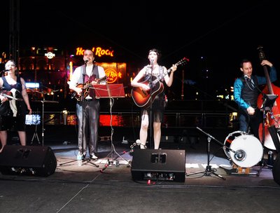 Universal Orlando w/The Floridanas | Photo: Kavode Entertainment