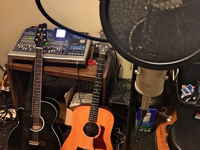 Recording some new jams with my cousin. This time it's Rock & not country! 🎸