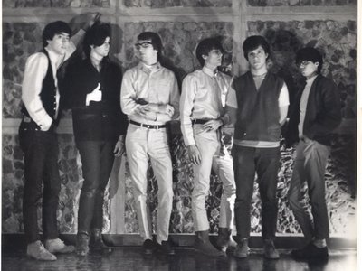 the huns - 1965 - Ithaca NY - Steve (D), Rich (V), John (K), Buz (G), Keith (G), Frank (B)