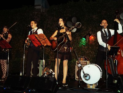 Universal Orlando w/The Floridanas | Photo: Kavode Entertainment