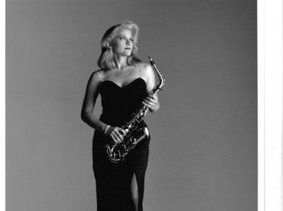 Sax Diva Suzanne Grzanna photo