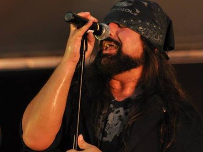 Singer Chris Powers