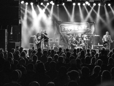Arena 042816 Toy Dolls