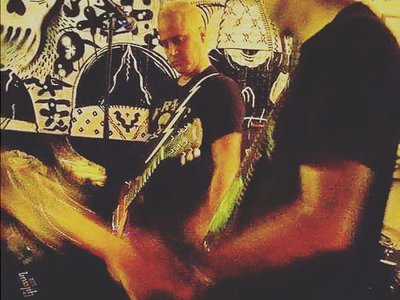 Rocking at Kill you idol - Miami Beach