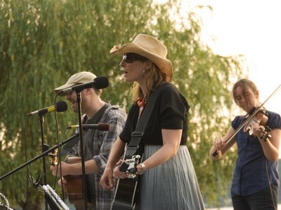 Dobbs Ferry Watefront Music Series, 6/23/10 © 2010 Ellen Crane