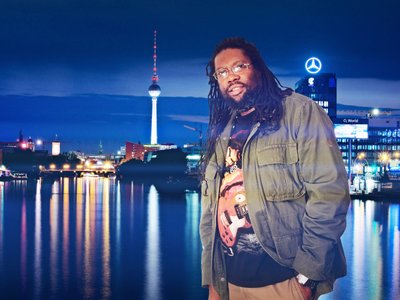 RAS KRONIK photo