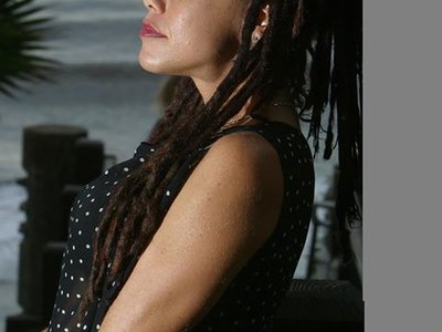 Ione Angeles photo