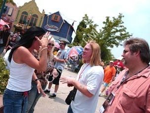 Fans - Moms Music Festival 