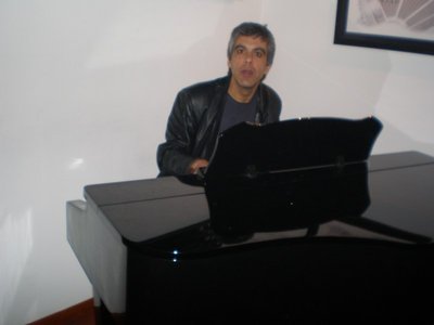.....2008,,,nice baby Grand-Piano