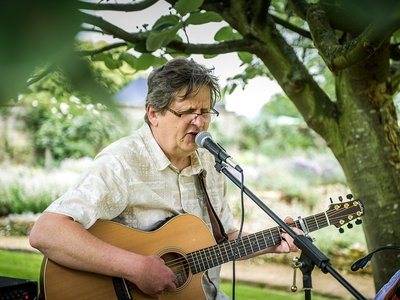 Mike Weaver at Overbury Street Market, 9th July 2016