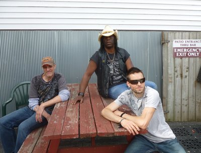CHRIS BELL BAND - Chris Bell - Guitar, lead vocals, Ben Leaper-drums, Brian Mchugh-bass backstage
