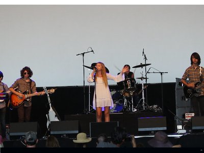 Olivia Ooms and the Resistors photo
