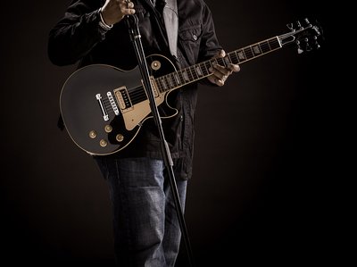 Navaka, Singer/Songwriter/Guitarist